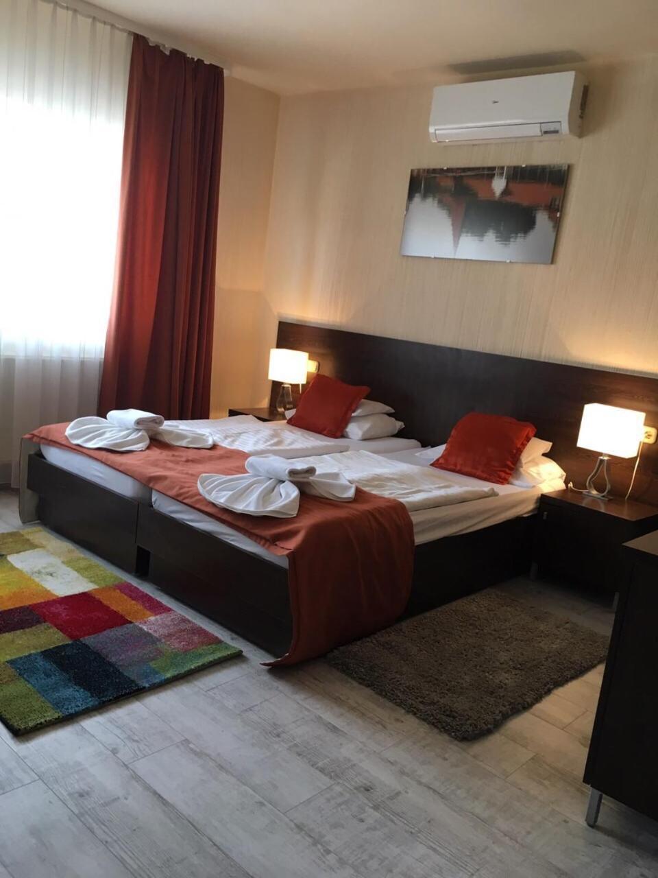 Villa Prestige Heviz Bagian luar foto