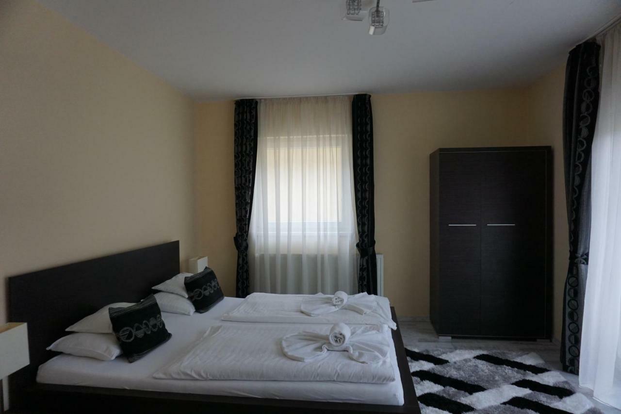 Villa Prestige Heviz Bagian luar foto