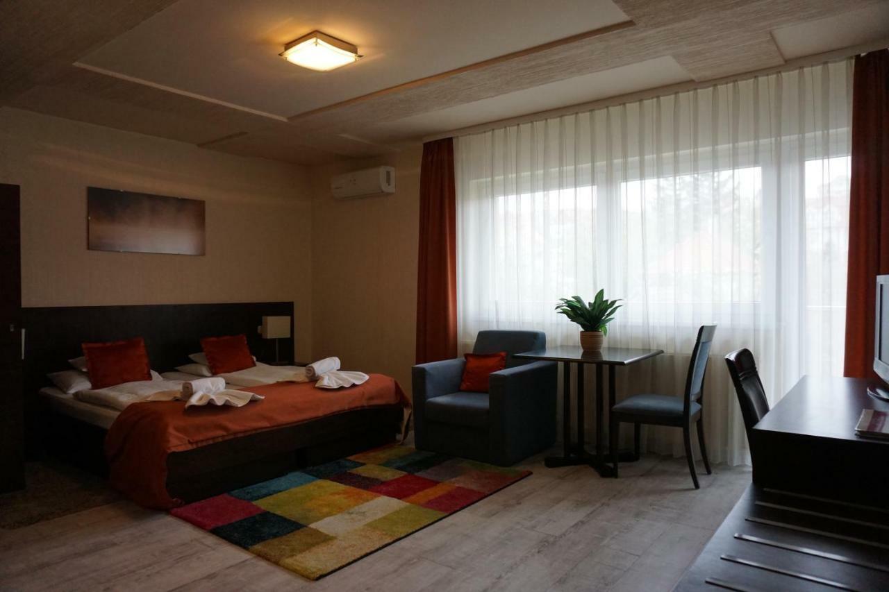 Villa Prestige Heviz Bagian luar foto