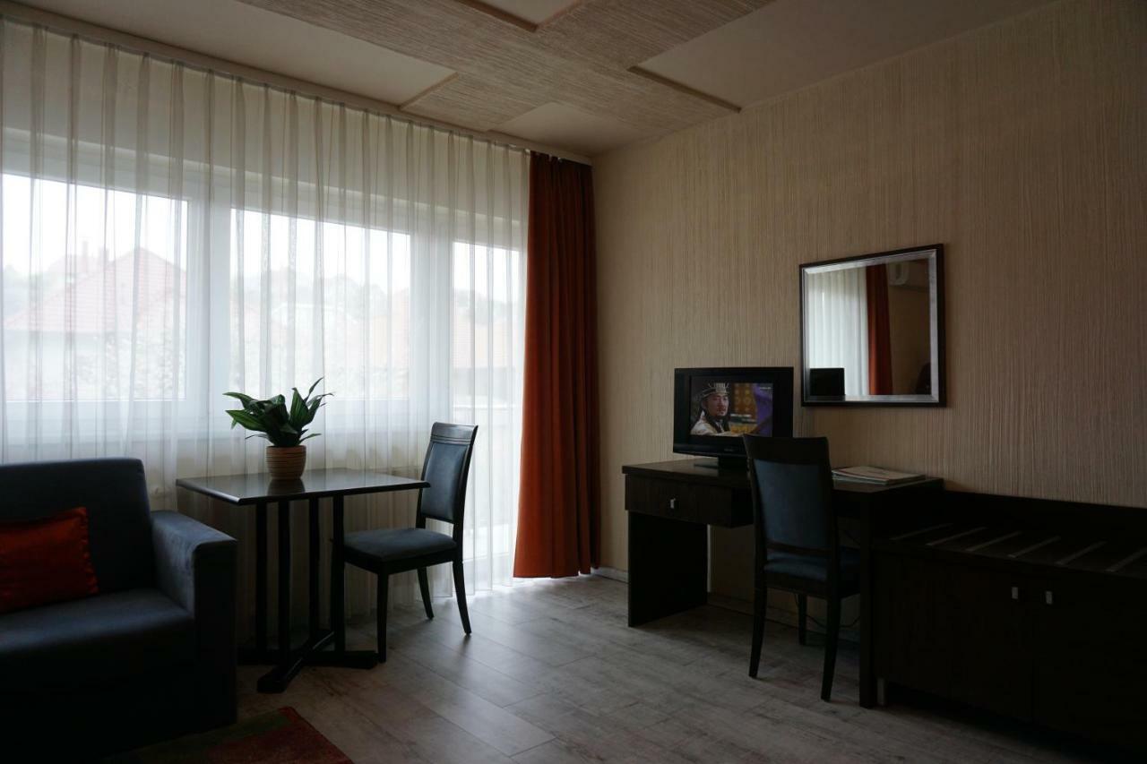 Villa Prestige Heviz Bagian luar foto