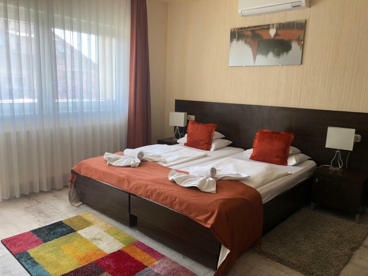 Villa Prestige Heviz Bagian luar foto
